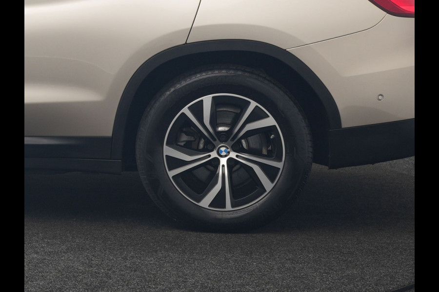 BMW X3 xDrive30e High Executive Plug In Hybrid 293pk PHEV | Panodak | Head Up | Camera | Lederen Sportstoelen & Stuur Verwarmd | Sfeerverlichting | Adaptive LED | Hifi Audio | Blis | Keyless | Navigatie | DAB |