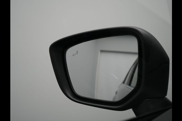 Mitsubishi Eclipse Cross 2.4 Black Edition Plug In Hybrid 188pk Dealer O.H. PHEV | Trekhaak Afn. | Adaptive Cruise | 360 Camera | Alcantara Sportstoelen & Stuur Verwarmd | Keyless | Navi Via TomTom | Blis | Apple Carplay | DAB |