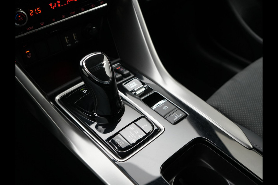 Mitsubishi Eclipse Cross 2.4 Black Edition Plug In Hybrid 188pk Dealer O.H. PHEV | Trekhaak Afn. | Adaptive Cruise | 360 Camera | Alcantara Sportstoelen & Stuur Verwarmd | Keyless | Navi Via TomTom | Blis | Apple Carplay | DAB |