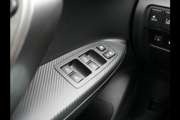 Mitsubishi Eclipse Cross 2.4 Black Edition Plug In Hybrid 188pk Dealer O.H. PHEV | Trekhaak Afn. | Adaptive Cruise | 360 Camera | Alcantara Sportstoelen & Stuur Verwarmd | Keyless | Navi Via TomTom | Blis | Apple Carplay | DAB |