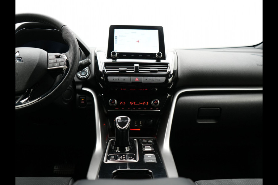 Mitsubishi Eclipse Cross 2.4 Black Edition Plug In Hybrid 188pk Dealer O.H. PHEV | Trekhaak Afn. | Adaptive Cruise | 360 Camera | Alcantara Sportstoelen & Stuur Verwarmd | Keyless | Navi Via TomTom | Blis | Apple Carplay | DAB |