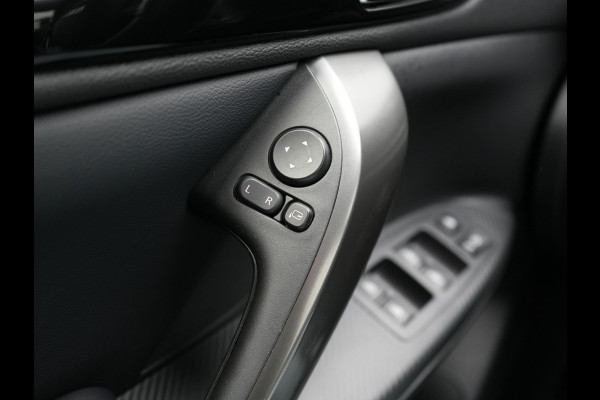 Mitsubishi Eclipse Cross 2.4 Black Edition Plug In Hybrid 188pk Dealer O.H. PHEV | Trekhaak Afn. | Adaptive Cruise | 360 Camera | Alcantara Sportstoelen & Stuur Verwarmd | Keyless | Navi Via TomTom | Blis | Apple Carplay | DAB |