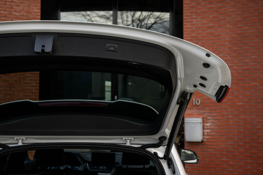 Audi Q5 50 TFSI e S-Line Competition 299pk Luchtvering BTW