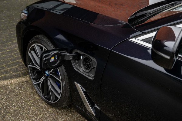 BMW 5 Serie 545e xDrive 394pk M-Sport CoPilot Laser 15.333km !