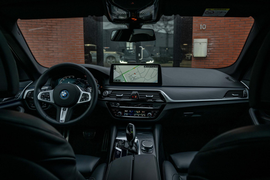 BMW 5 Serie 545e xDrive 394pk M-Sport CoPilot Laser 15.333km !