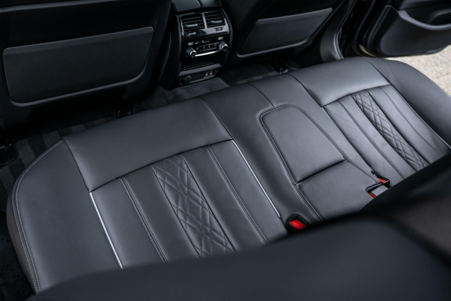 BMW 5 Serie 545e xDrive 394pk M-Sport CoPilot Laser 15.333km !