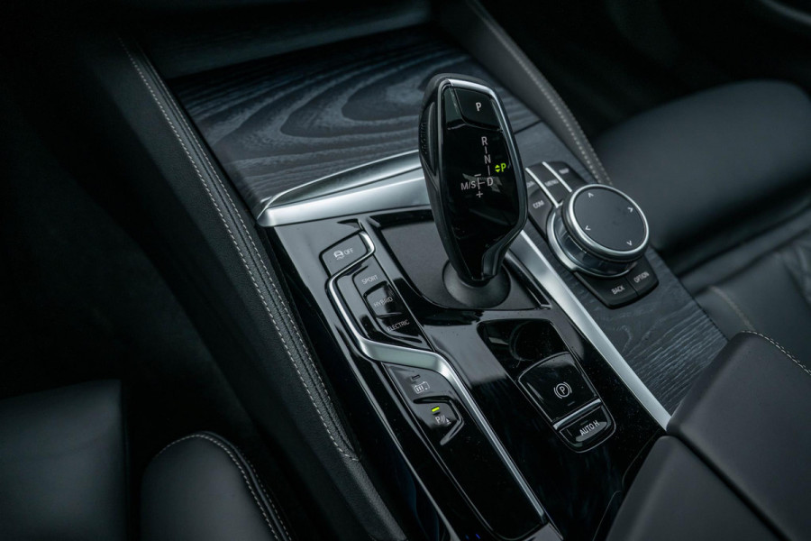 BMW 5 Serie 545e xDrive 394pk M-Sport CoPilot Laser 15.333km !