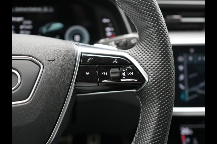 Audi A6 Avant 50 TFSI e quattro S Line Plug In Hybrid 300pk Dealer O.H. PHEV | Trekhaak Af Fabriek | Adaptive Cruise | Head Up | 360 Camera | Alcantara Sportstoelen Verwarmd | Stuur Verwarmd | Apple Carplay | Navigatie | Virtual | DAB |