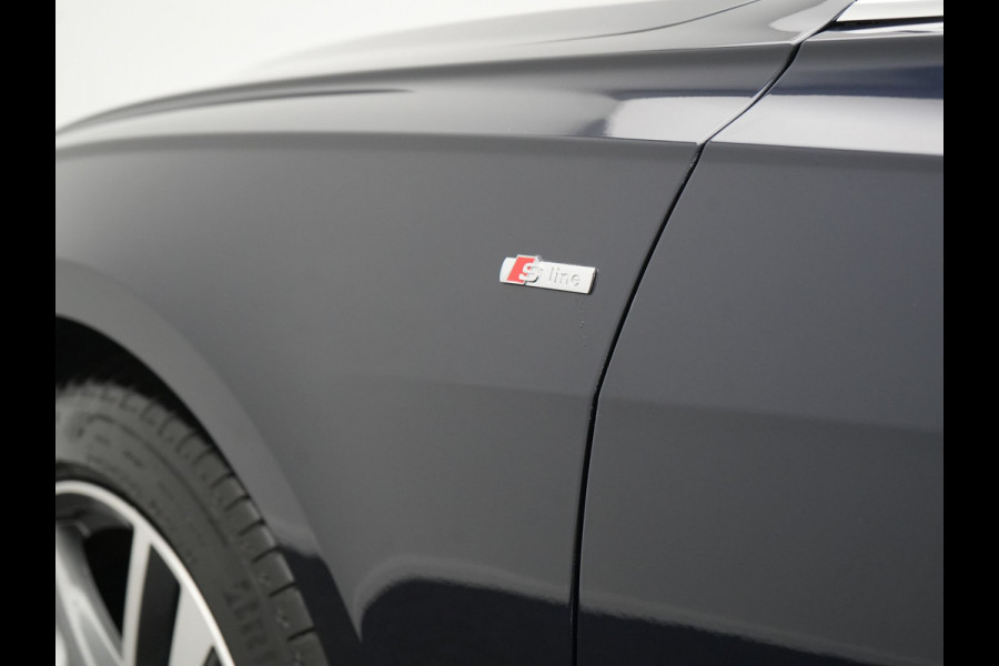 Audi A6 Avant 50 TFSI e quattro S Line Plug In Hybrid 300pk Dealer O.H. PHEV | Trekhaak Af Fabriek | Adaptive Cruise | Head Up | 360 Camera | Alcantara Sportstoelen Verwarmd | Stuur Verwarmd | Apple Carplay | Navigatie | Virtual | DAB |