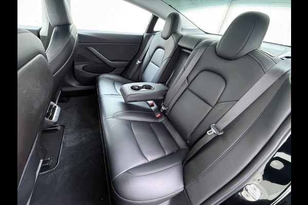 Tesla Model 3 SR+ 60kWh 326PK AutoPilot Leer PanoramaDak Adaptive Cruise Lmv 18" Camera's Elektr.-Stuur+Stoelen+Spiegels+Geheugen+Easy-Entry+V Ecc Navi Led DAB Voorverwarmen interieur via App Keyless One-Pedal-Drive Origineel Nederlandse Auto 1584kg licht! slechts 67 euro belasting p/m