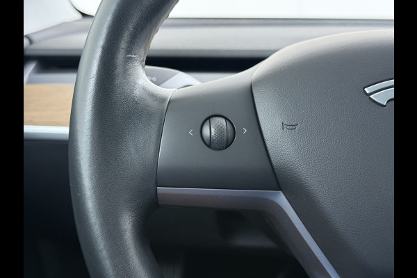 Tesla Model 3 SR+ 60kWh 326PK AutoPilot Leer PanoramaDak Adaptive Cruise Lmv 18" Camera's Elektr.-Stuur+Stoelen+Spiegels+Geheugen+Easy-Entry+V Ecc Navi Led DAB Voorverwarmen interieur via App Keyless One-Pedal-Drive Origineel Nederlandse Auto 1584kg licht! slechts 67 euro belasting p/m