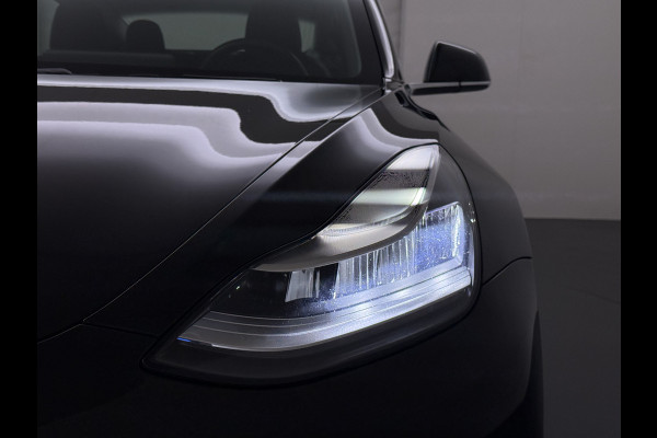 Tesla Model 3 SR+ 60kWh 326PK AutoPilot Leer PanoramaDak Adaptive Cruise Lmv 18" Camera's Elektr.-Stuur+Stoelen+Spiegels+Geheugen+Easy-Entry+V Ecc Navi Led DAB Voorverwarmen interieur via App Keyless One-Pedal-Drive Origineel Nederlandse Auto 1584kg licht! slechts 67 euro belasting p/m