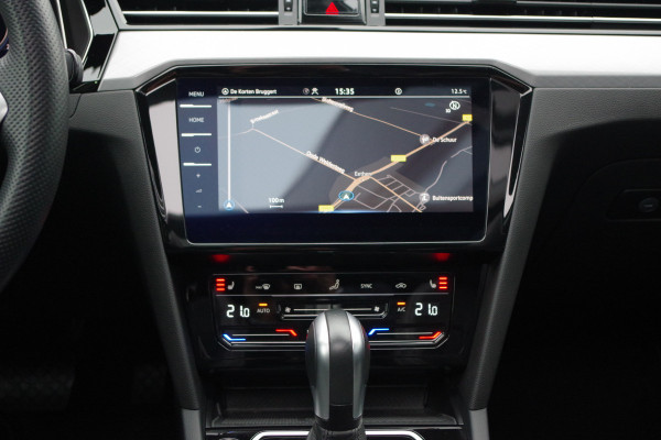 Volkswagen Passat Variant 1.4 TSI 214 PK GTE BNS PHEV, Trekhaak, Panoramadak, LEder-Alcantara, Matrix-LED, Winterpakket, 360 Camera