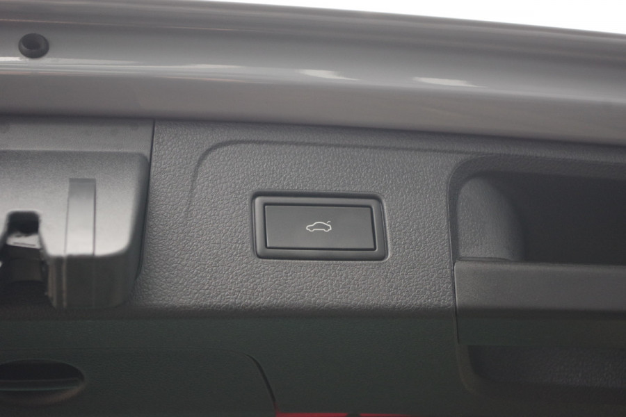 Volkswagen Passat Variant 1.4 TSI 214 PK GTE BNS PHEV, Trekhaak, Panoramadak, LEder-Alcantara, Matrix-LED, Winterpakket, 360 Camera