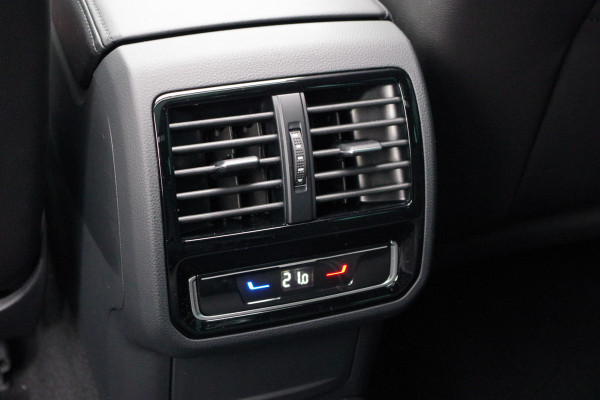 Volkswagen Passat Variant 1.4 TSI 214 PK GTE BNS PHEV, Trekhaak, Panoramadak, LEder-Alcantara, Matrix-LED, Winterpakket, 360 Camera