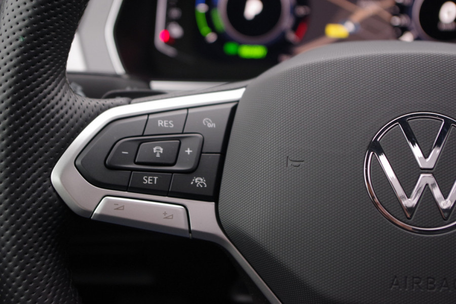 Volkswagen Passat Variant 1.4 TSI 214 PK GTE BNS PHEV, Trekhaak, Panoramadak, LEder-Alcantara, Matrix-LED, Winterpakket, 360 Camera