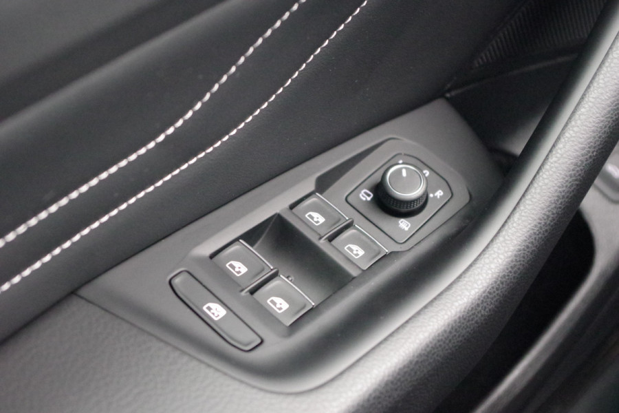 Volkswagen Passat Variant 1.4 TSI 214 PK GTE BNS PHEV, Trekhaak, Panoramadak, LEder-Alcantara, Matrix-LED, Winterpakket, 360 Camera