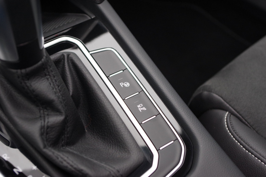 Volkswagen Passat Variant 1.4 TSI 214 PK GTE BNS PHEV, Trekhaak, Panoramadak, LEder-Alcantara, Matrix-LED, Winterpakket, 360 Camera