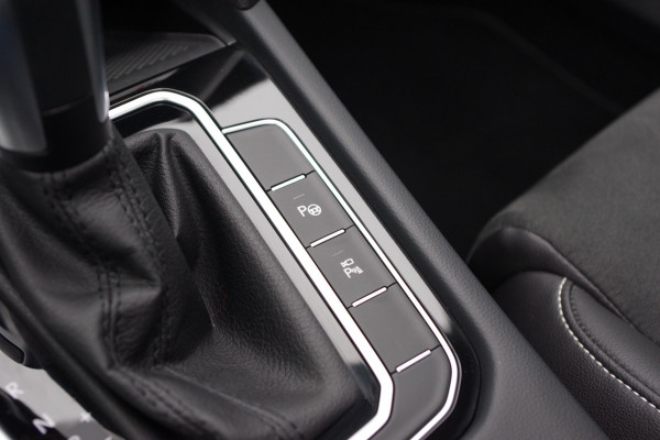 Volkswagen Passat Variant 1.4 TSI 214 PK GTE BNS PHEV, Trekhaak, Panoramadak, LEder-Alcantara, Matrix-LED, Winterpakket, 360 Camera
