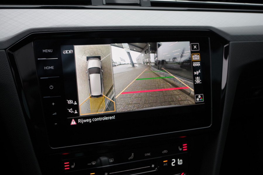 Volkswagen Passat Variant 1.4 TSI 214 PK GTE BNS PHEV, Trekhaak, Panoramadak, LEder-Alcantara, Matrix-LED, Winterpakket, 360 Camera