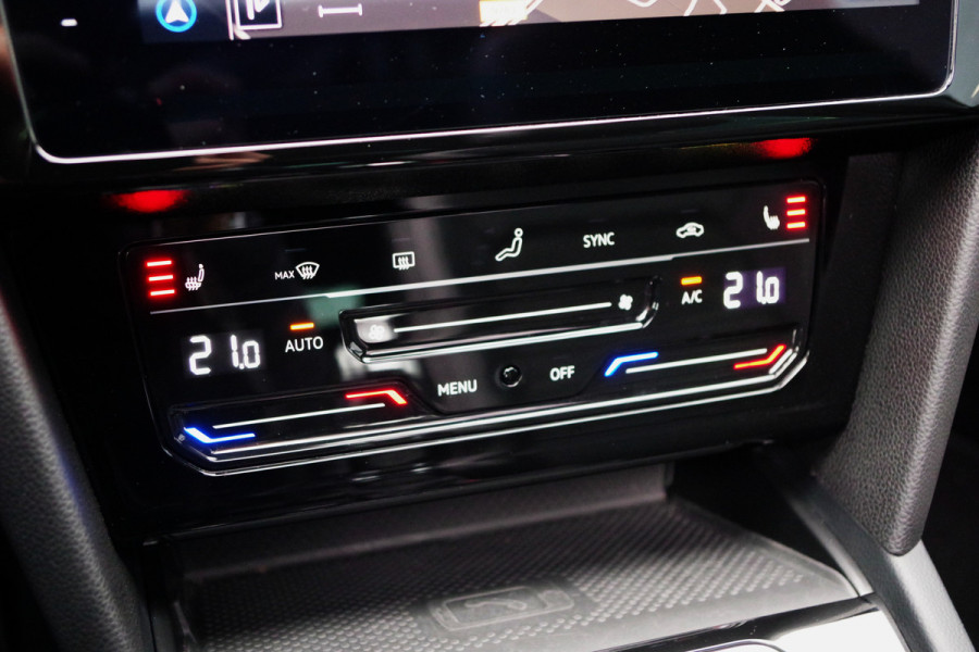 Volkswagen Passat Variant 1.4 TSI 214 PK GTE BNS PHEV, Trekhaak, Panoramadak, LEder-Alcantara, Matrix-LED, Winterpakket, 360 Camera