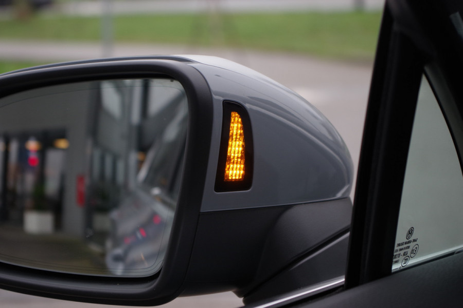 Volkswagen Passat Variant 1.4 TSI 214 PK GTE BNS PHEV, Trekhaak, Panoramadak, LEder-Alcantara, Matrix-LED, Winterpakket, 360 Camera