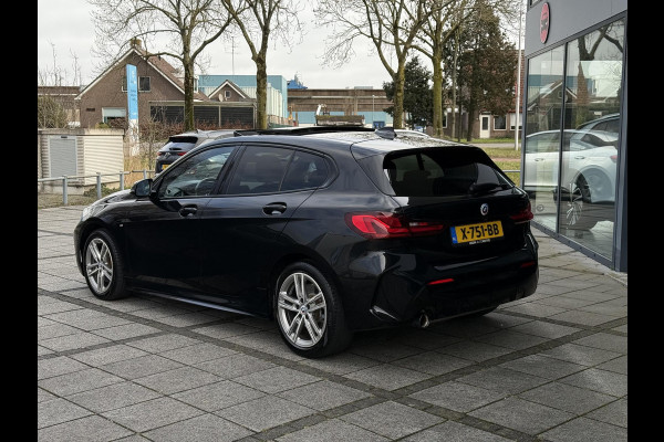 BMW 1-serie 118i Aut. M-Sport Edition | Panorama | Camera | Sport Stoelen | Sfeer Verlichting | Apple Carplay |