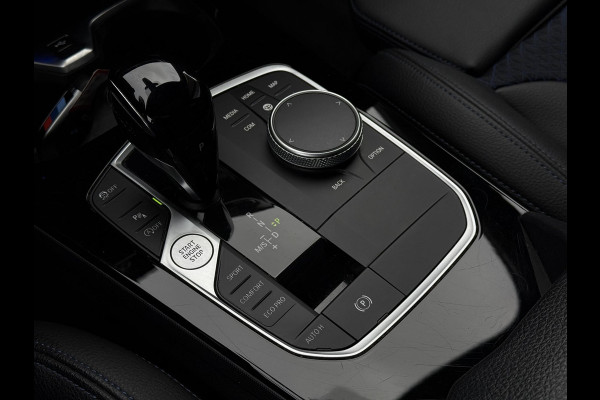 BMW 1-serie 118i Aut. M-Sport Edition | Panorama | Camera | Sport Stoelen | Sfeer Verlichting | Apple Carplay |