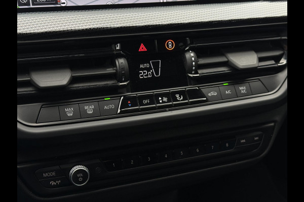 BMW 1-serie 118i Aut. M-Sport Edition | Panorama | Camera | Sport Stoelen | Sfeer Verlichting | Apple Carplay |