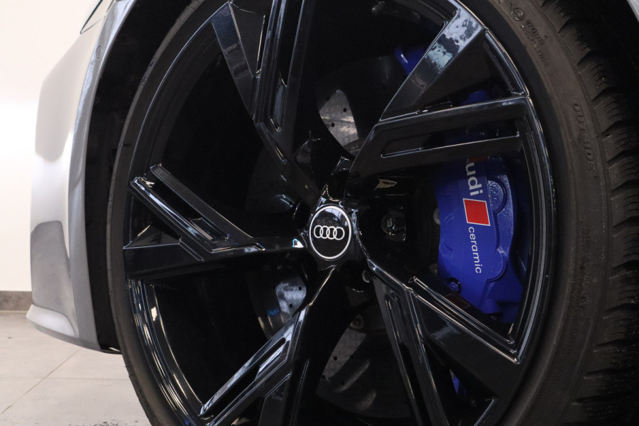 Audi A6 Avant RS 6 TFSI Quattro Keramisch Leder Panoramadak 4WS Nardo B&O!