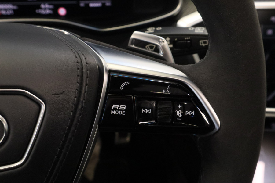 Audi A6 Avant RS 6 TFSI Quattro Keramisch Leder Panoramadak 4WS Nardo B&O!