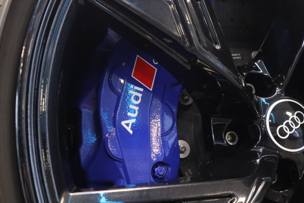 Audi A6 Avant RS 6 TFSI Quattro Keramisch Leder Panoramadak 4WS Nardo B&O!