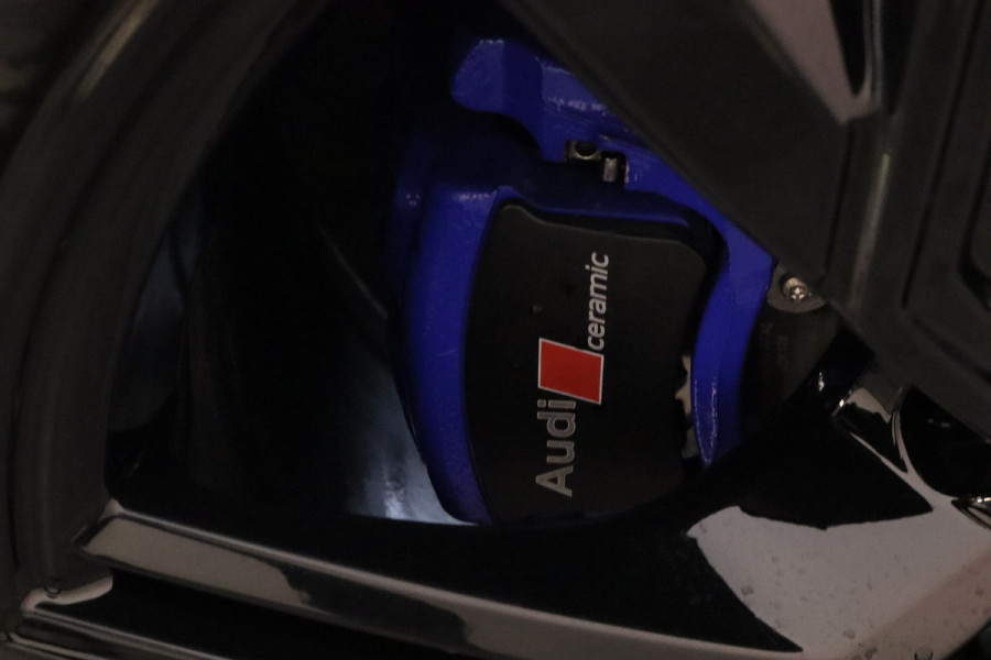 Audi A6 Avant RS 6 TFSI Quattro Keramisch Leder Panoramadak 4WS Nardo B&O!