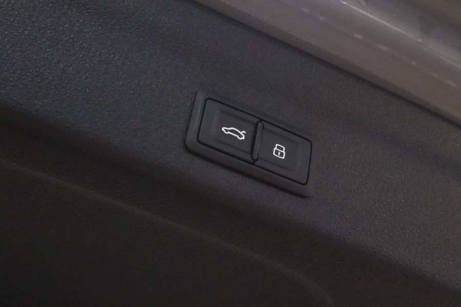 Audi A6 Avant RS 6 TFSI Quattro Keramisch Leder Panoramadak 4WS Nardo B&O!