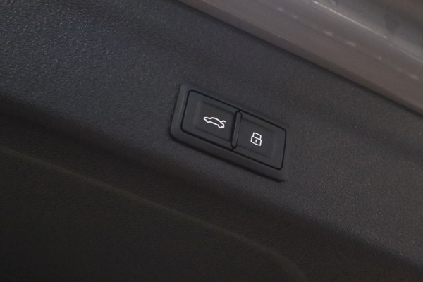 Audi A6 Avant RS 6 TFSI Quattro Keramisch Leder Panoramadak 4WS Nardo B&O!