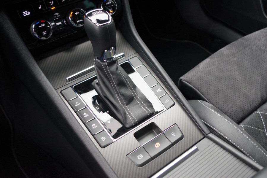 Škoda Superb Combi 1.4 TSI 218 PK iV Sportline Business PHEV, Adap. Cruise Control, 360 Camera, Matrix-LED