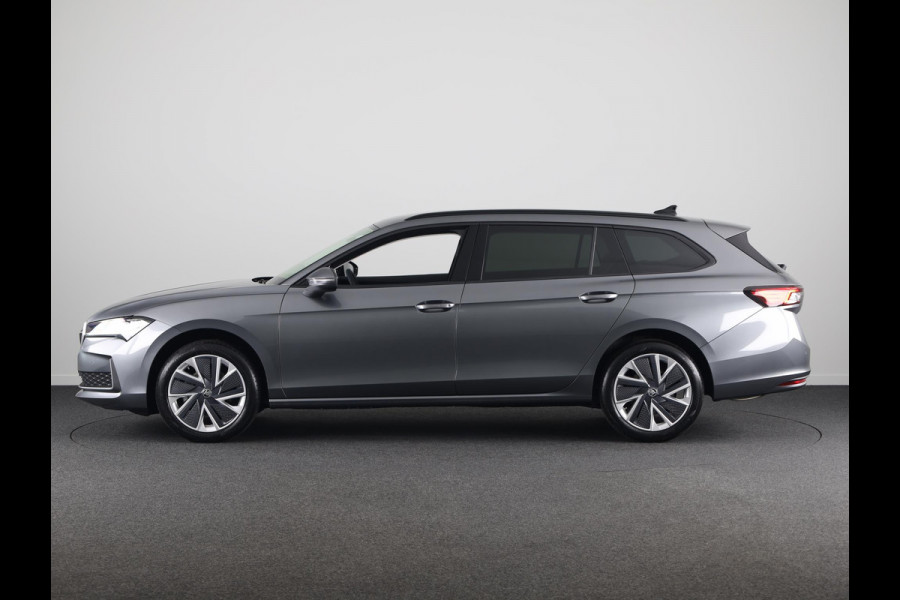 Škoda Superb Combi First Edition 1.5 MHEV 150 pk TSI e | Navigatie | Parkeercamera | Verwarmbare voorstoelen en achterbank | 18 inch Lichtmetalen velgen | Verlengde garantie