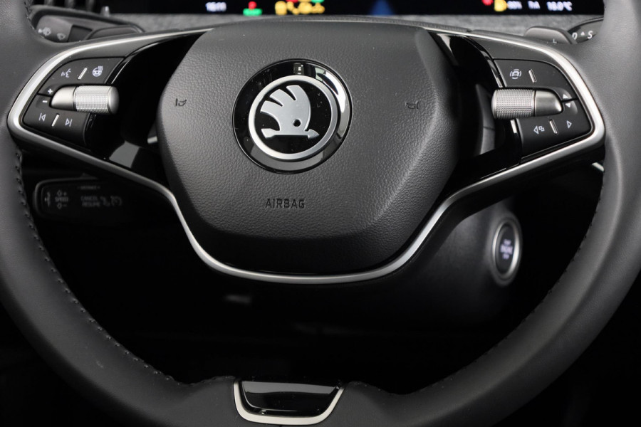 Škoda Superb Combi First Edition 1.5 MHEV 150 pk TSI e | Navigatie | Parkeercamera | Verwarmbare voorstoelen en achterbank | 18 inch Lichtmetalen velgen | Verlengde garantie