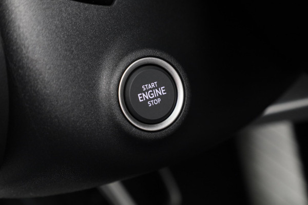 Škoda Superb Combi First Edition 1.5 MHEV 150 pk TSI e | Navigatie | Parkeercamera | Verwarmbare voorstoelen en achterbank | 18 inch Lichtmetalen velgen | Verlengde garantie