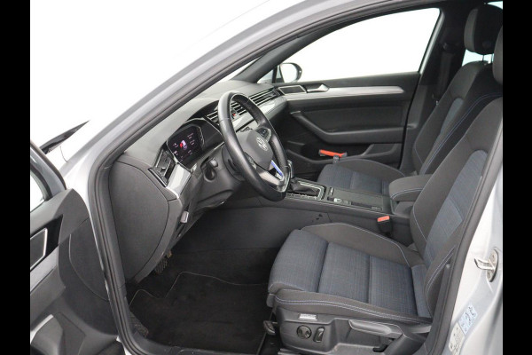 Volkswagen Passat 1.4 TSI PHEV GTE | Trekhaak | Adaptive cruise | Camera | Matrix LED | Keyless | Carplay | Navigatie | Park Assist | Plug In