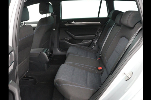 Volkswagen Passat 1.4 TSI PHEV GTE | Trekhaak | Adaptive cruise | Camera | Matrix LED | Keyless | Carplay | Navigatie | Park Assist | Plug In