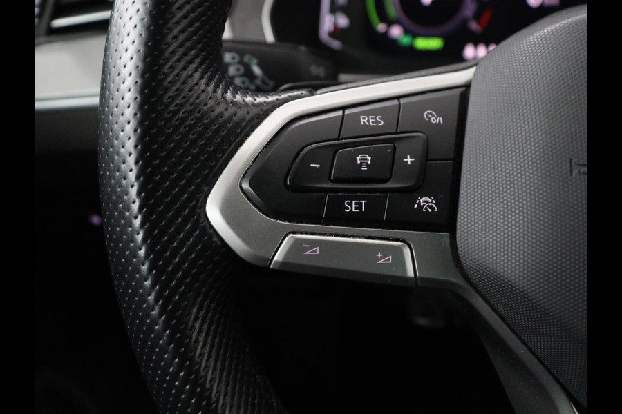 Volkswagen Passat 1.4 TSI PHEV GTE | Trekhaak | Adaptive cruise | Camera | Matrix LED | Keyless | Carplay | Navigatie | Park Assist | Plug In