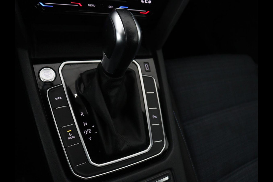 Volkswagen Passat 1.4 TSI PHEV GTE | Trekhaak | Adaptive cruise | Camera | Matrix LED | Keyless | Carplay | Navigatie | Park Assist | Plug In