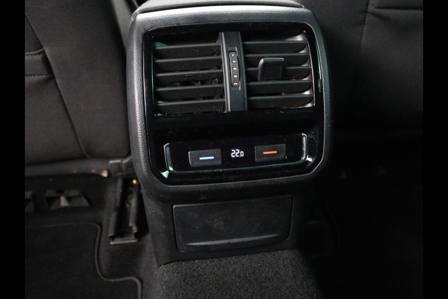 Volkswagen Passat 1.4 TSI PHEV GTE | Trekhaak | Adaptive cruise | Camera | Matrix LED | Keyless | Carplay | Navigatie | Park Assist | Plug In