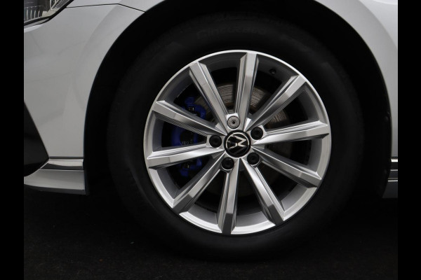 Volkswagen Passat 1.4 TSI PHEV GTE | Trekhaak | Adaptive cruise | Camera | Matrix LED | Keyless | Carplay | Navigatie | Park Assist | Plug In