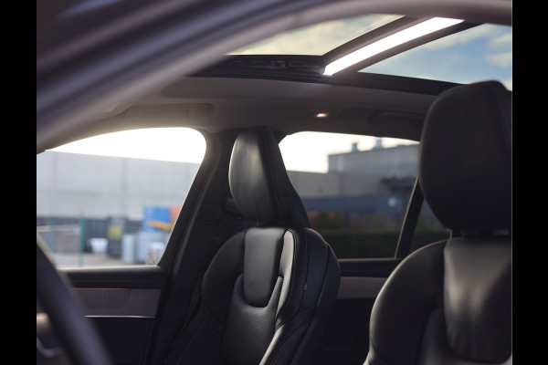 Volvo XC90 T8 AWD Ultra Dark | Pano - Massage - Trekhaak - B&W