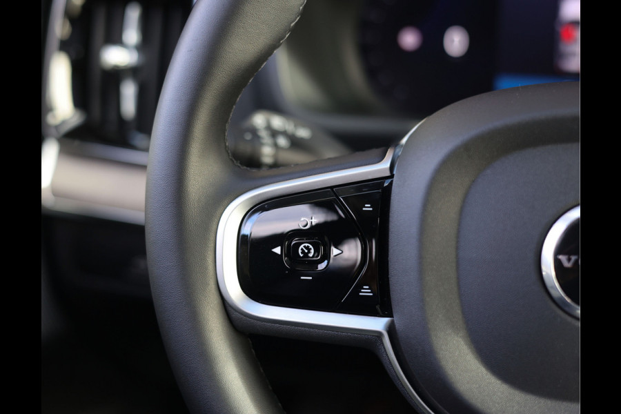 Volvo XC90 T8 AWD Ultra Dark | Pano - Massage - Trekhaak - B&W