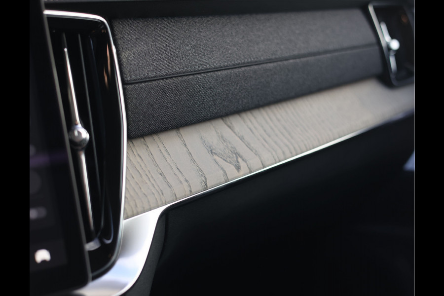 Volvo XC90 T8 AWD Ultra Dark | Pano - Massage - Trekhaak - B&W