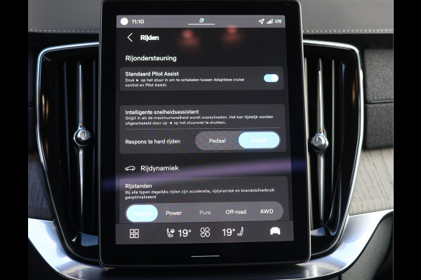 Volvo XC90 T8 AWD Ultra Dark | Pano - Massage - Trekhaak - B&W