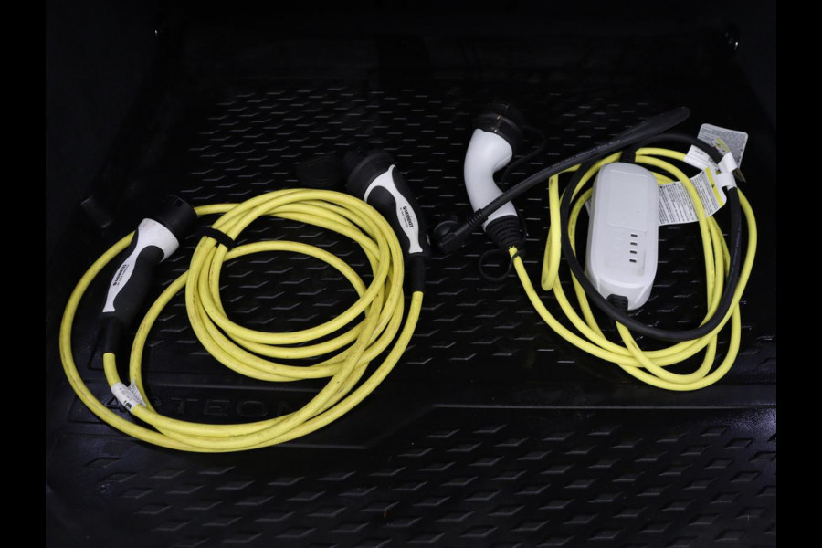 Volkswagen Arteon Shooting Brake 1.4 TSI eHybrid R-Line | Panoramadak | Stoelverwarming | LED Plus | Sfeerverlichting | Carplay | Trekhaak | Achterbankverwarming | Adaptive cruise | Navigatie | PHEV | Plug In